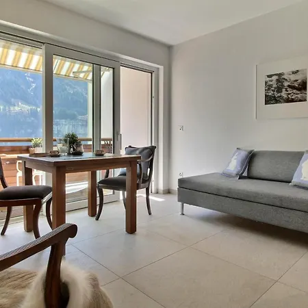 Small Space, Big Luxury Apartment *